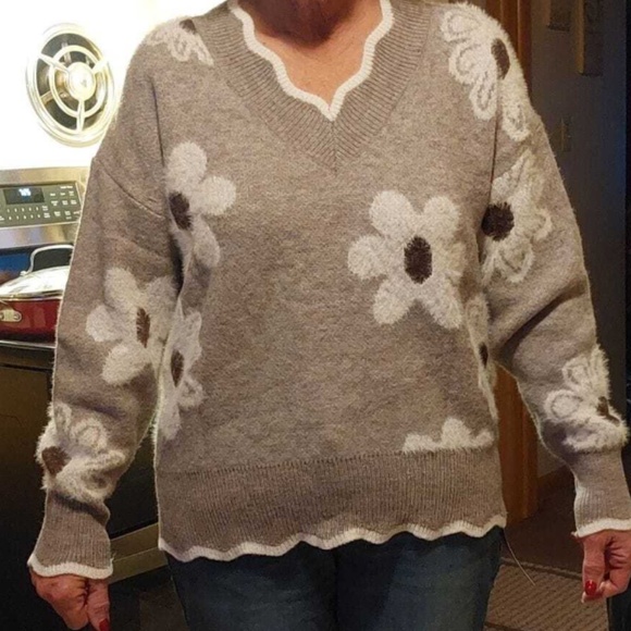 Cozy Fuzzy V neck Floral Print Loose Fit Sweater Top - Picture 2 of 6